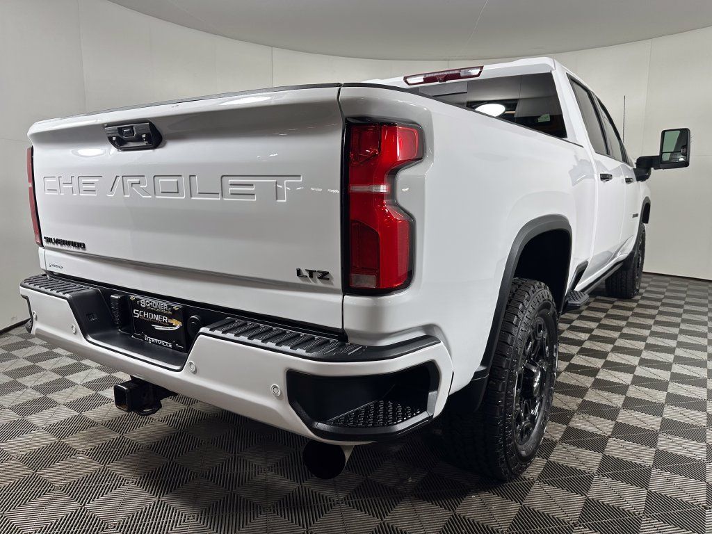 Used 2024 Chevrolet Silverado 2500 LTZ w/ LTZ Plus Package AWD/4WD image 5