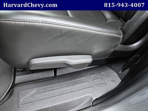 Used 2023 GMC Acadia SLT image 32