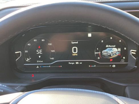 Used 2023 GMC Yukon Denali Ultimate AWD/4WD image 10