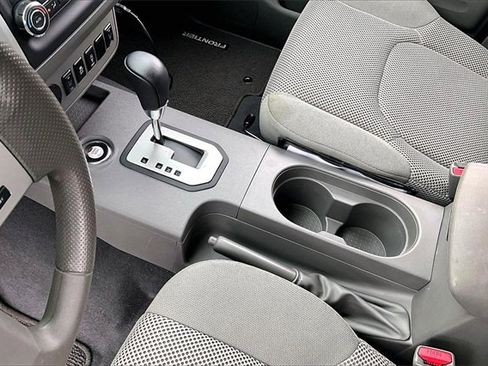 Used 2020 Nissan Frontier SV image 17