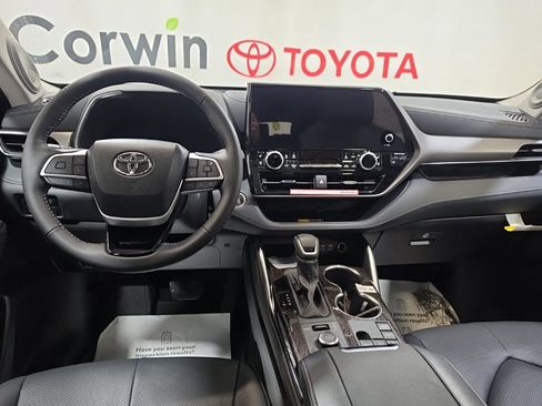 Used 2026 Toyota Highlander Limited AWD/4WD image 22
