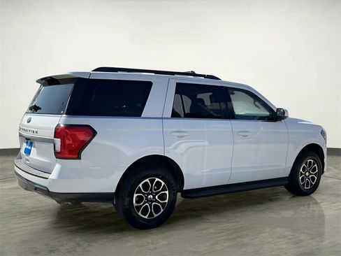Certified 2024 Ford Expedition XLT image 10