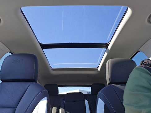 Used 2024 Buick Envision Sport Touring image 17