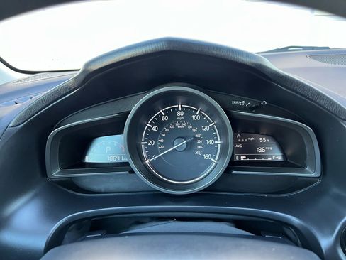 Used 2018 MAZDA MAZDA3 Sport image 30