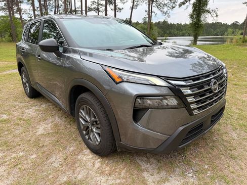 Used 2024 Nissan Rogue S FWD image 7