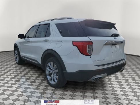 Certified 2022 Ford Explorer Platinum w/ Equipment Group 601A AWD/4WD image 3
