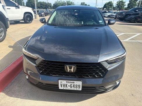 Used 2024 Honda Accord Touring image 2