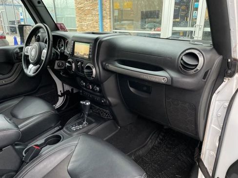 Used 2017 Jeep Wrangler Unlimited Sport image 25