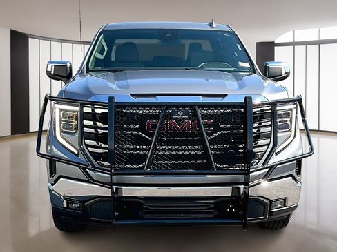 Used 2023 GMC Sierra 1500 SLT image 2