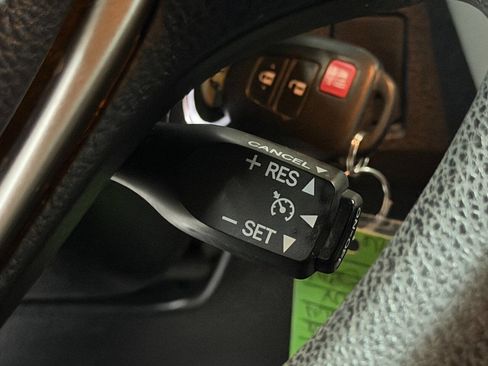 Used 2013 Toyota RAV4 XLE image 33