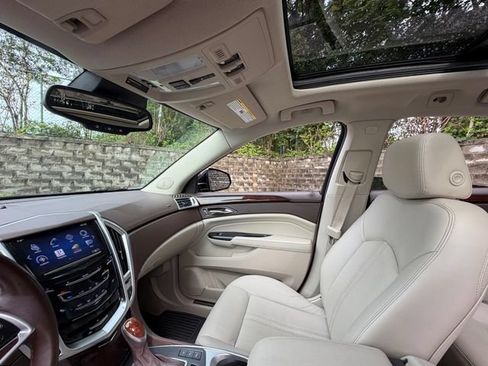 Used 2015 Cadillac SRX Luxury w/ Driver Awareness Package FWD image 27
