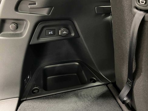 New 2025 Honda Pilot Touring image 38