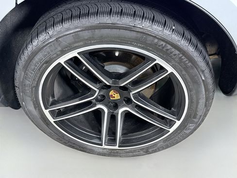Used 2020 Porsche Macan image 31