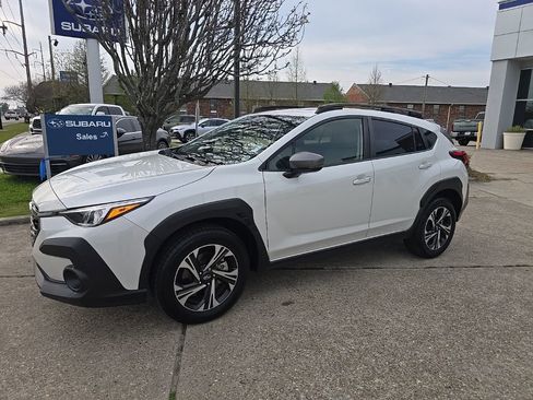 Used 2024 Subaru Crosstrek 2.0i Premium image 11