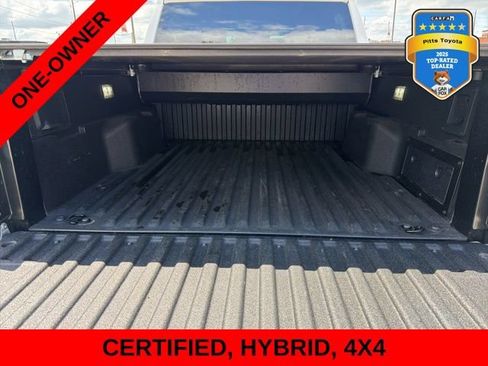 Certified 2025 Toyota Tacoma TRD Off-Road AWD/4WD image 13
