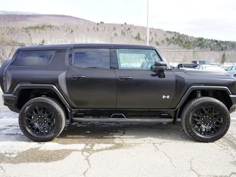 Used 2024 GMC Hummer EV 3X w/ LPO, Illumination Package AWD/4WD image 8