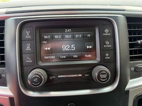 Used 2017 RAM 2500 SLT AWD/4WD image 18