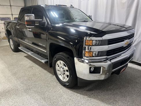 Used 2015 Chevrolet Silverado 2500 LTZ w/ Duramax Plus Package AWD/4WD image 2