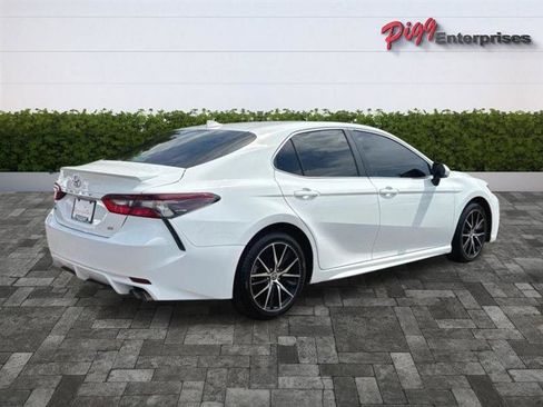 Used 2024 Toyota Camry SE FWD image 8