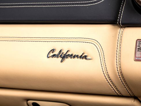 Used 2011 Ferrari California image 37