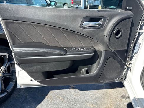Used 2023 Dodge Charger SXT image 10