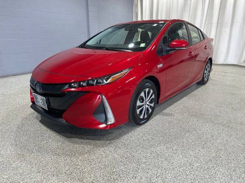 Certified 2021 Toyota Prius Prime LE FWD image 5