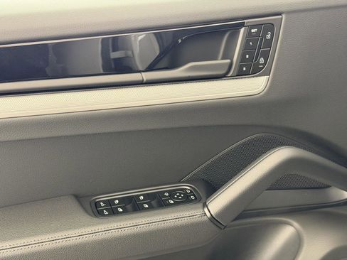 New 2026 Porsche Cayenne image 14