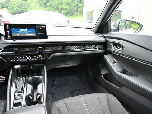 Used 2025 Honda Accord Sport image 13