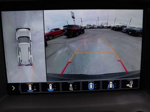 Used 2020 GMC Acadia SLT w/ Driver Alert Package II image 24