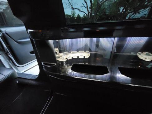 Used 2013 Lincoln MKT AWD image 52