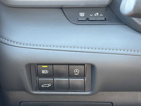 Used 2023 Toyota Highlander XLE image 14