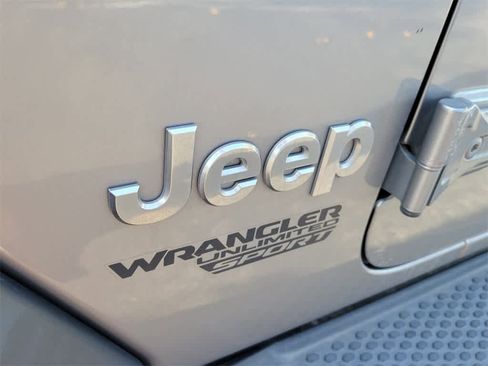 Used 2018 Jeep Wrangler Unlimited Sport S image 4