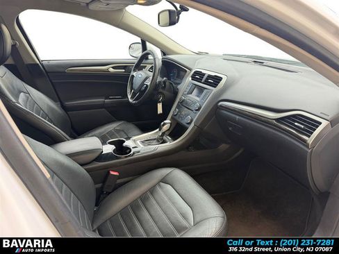 Used 2014 Ford Fusion SE w/ Equipment Group 202A FWD image 17