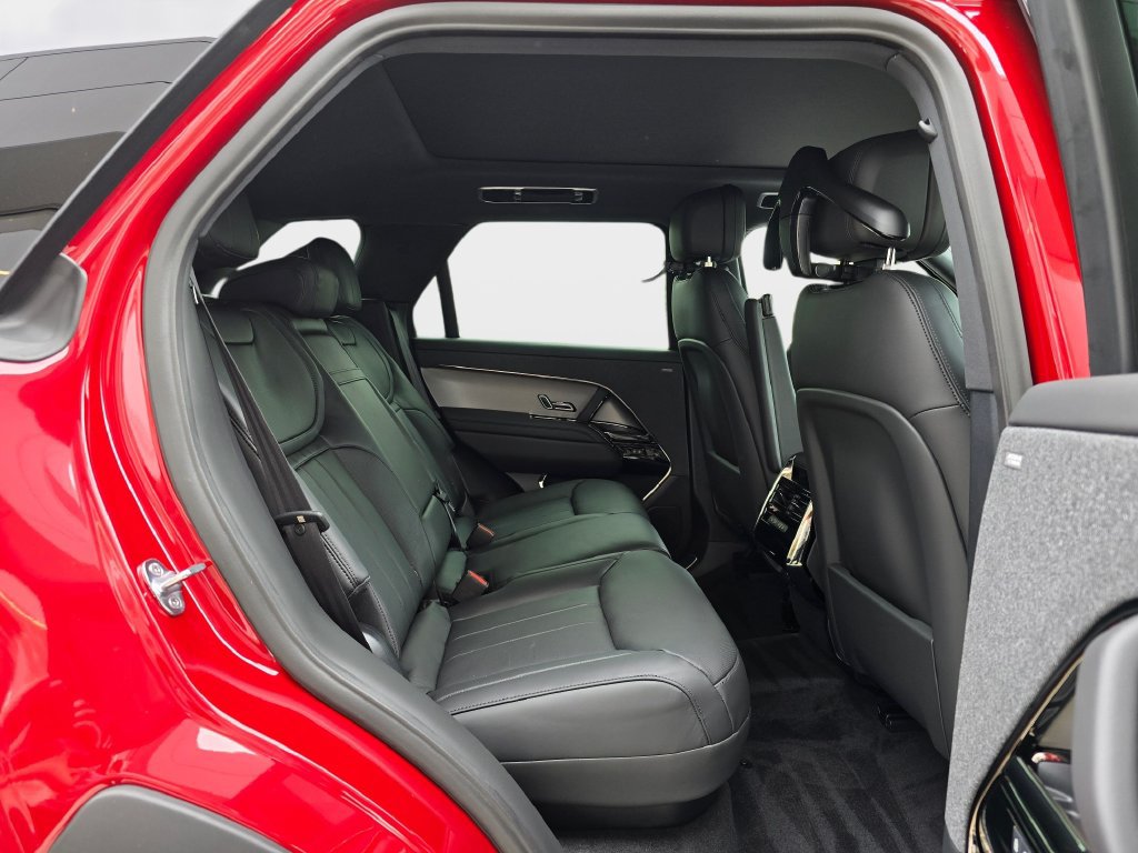 New 2026 Land Rover Range Rover Sport SE AWD/4WD image 11
