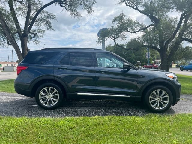 Used 2024 Ford Explorer XLT w/ Equipment Group 202A AWD/4WD image 1