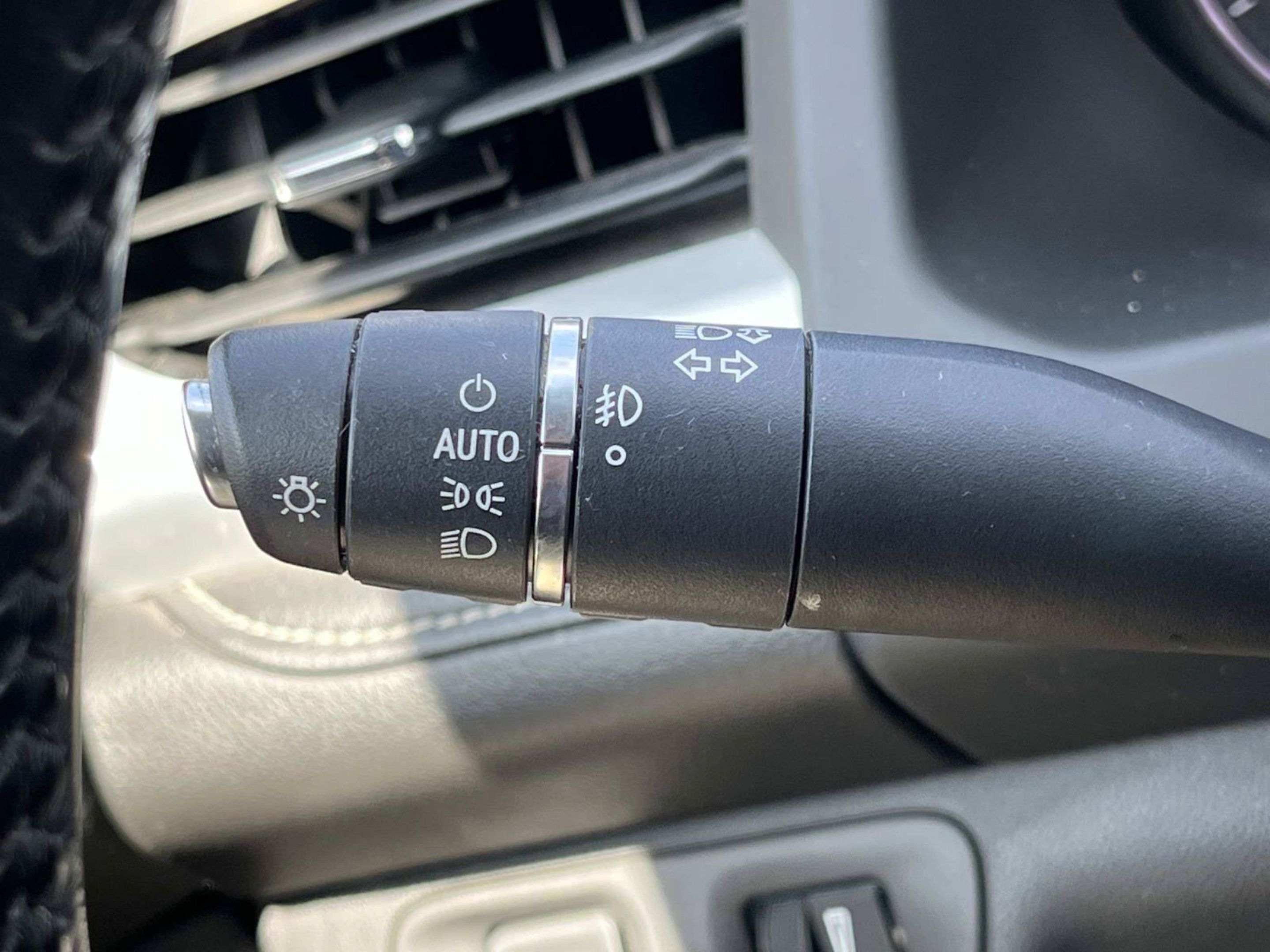 Used 2019 GMC Acadia SLT FWD image 41