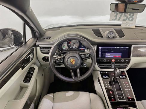 Certified 2026 Porsche Macan GTS AWD/4WD image 18