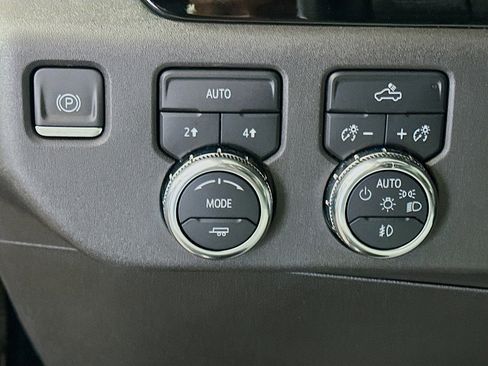 Used 2024 GMC Sierra 1500 Elevation AWD/4WD image 16