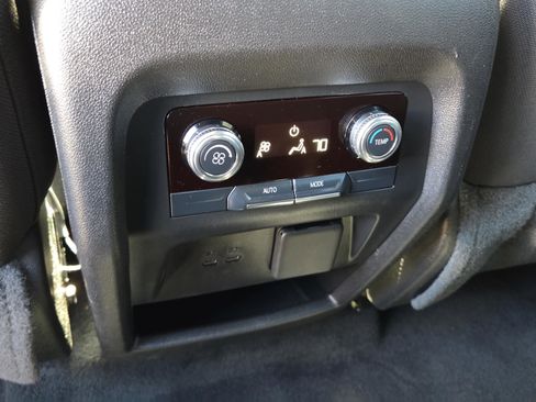 Used 2025 GMC Acadia Elevation image 18