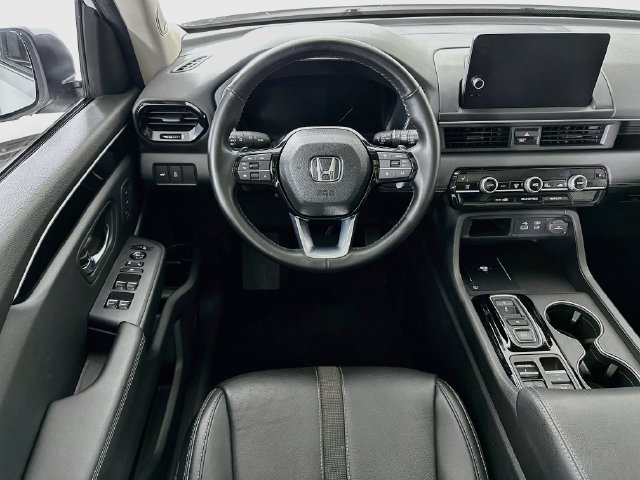 Certified 2024 Honda Pilot Touring image 4