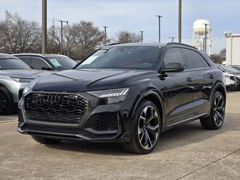 Used 2023 Audi RS Q8 w/ Black Optic Package image 4