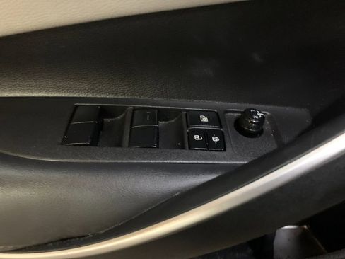 Used 2021 Toyota Corolla SE w/ Carpet Mat Package (TMS) image 13