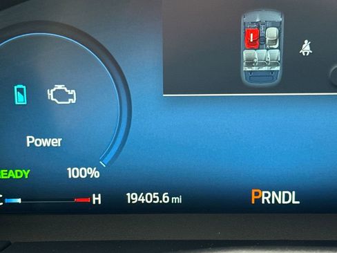 Used 2023 Ford Escape Platinum image 32