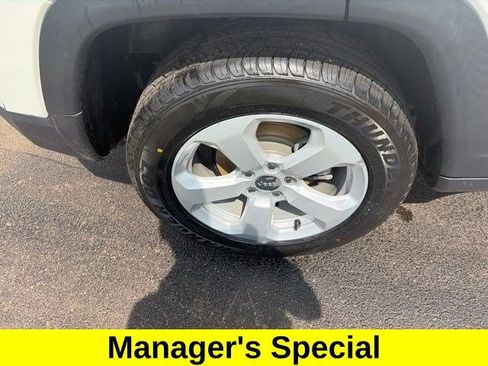 Used 2020 Jeep Compass Latitude w/ Cold Weather Group AWD/4WD image 44