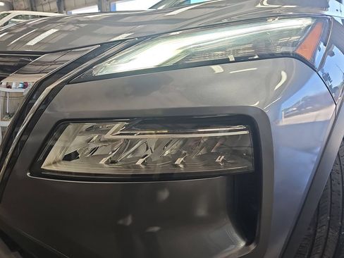 Used 2023 Nissan Rogue SV FWD image 34