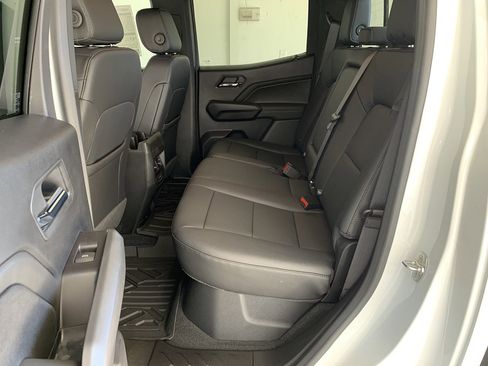 New 2024 Chevrolet Colorado LT w/ LT Convenience Package III image 40