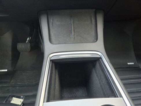 Used 2023 Tesla Model Y Long Range image 24