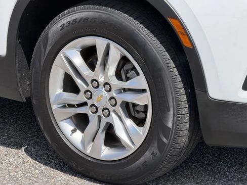 Used 2019 Chevrolet Blazer LT w/ Sound & Technology Package FWD image 9