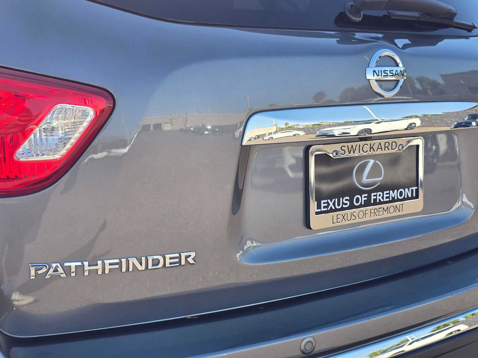 Used 2019 Nissan Pathfinder SV AWD/4WD image 13