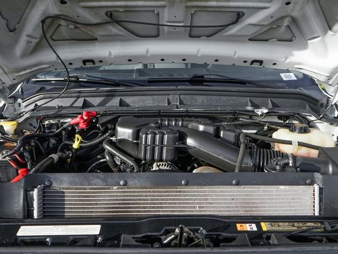 Used 2015 Ford F250 XL w/ Camper Package image 11